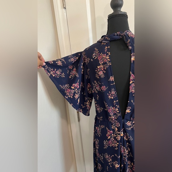 Lumiere Chiffon Floral Open Back High Neck Flutter Sleeve Dress Size Small - Picture 9 of 9